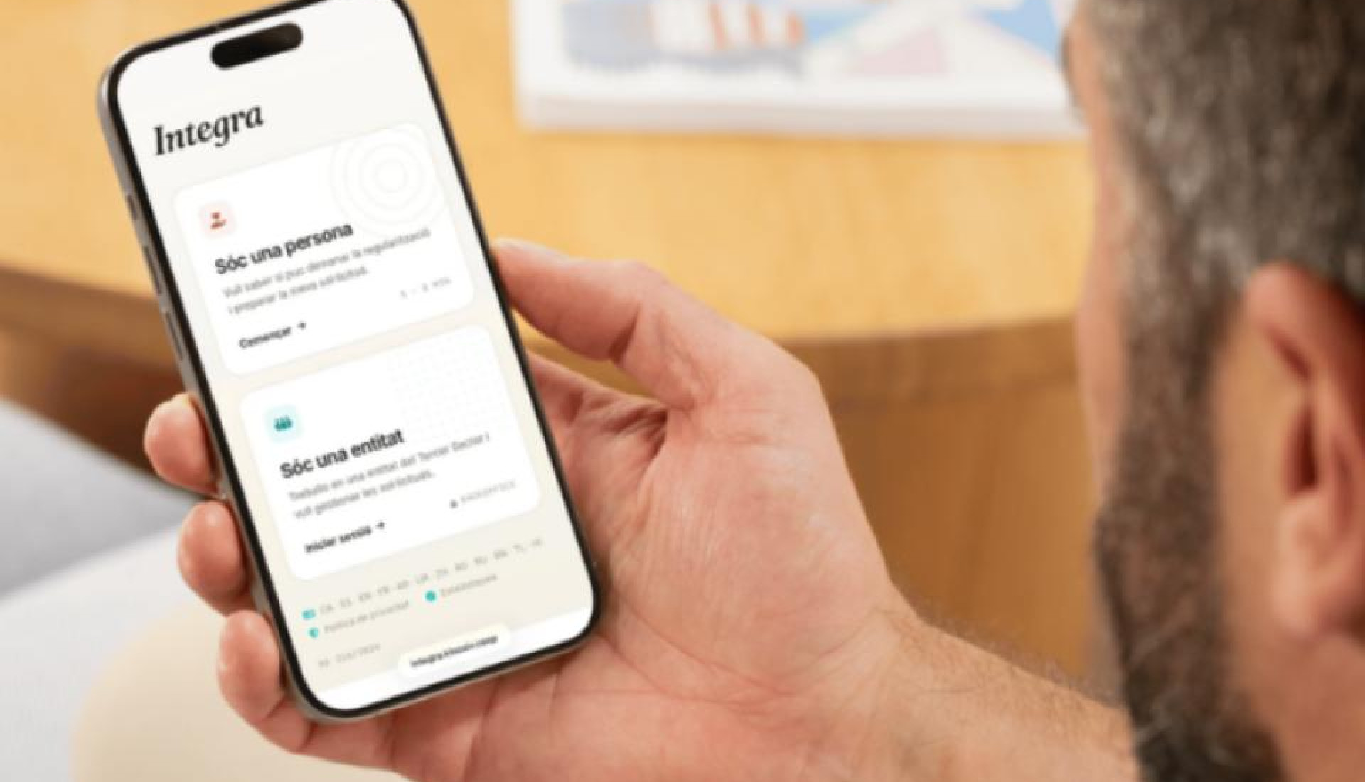 L’economia social impulsa eines digitals per facilitar la regularització de persones migrades